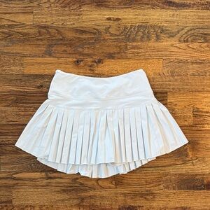 Goldhinge White Pleated Women's Skirt